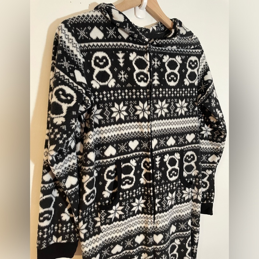 Tarea Hooded Zip Up Onesie Jumpsuit Pajama Adult Soft Cozy Women’s Medium Unisex